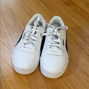 Puma | Shoes | Puma Classic White Sneakers With Black Accent  display picture 3